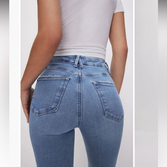 Good American Good Curve Straight Leg Jeans - Picture 4 of 9